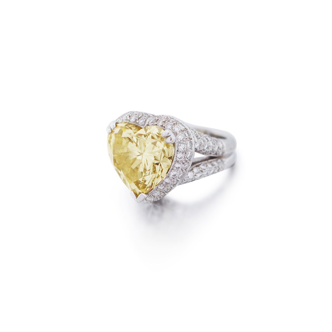 Dame Shirley Bassey’s yellow diamond ring (Sotheby’s/PA)