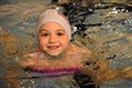 Amelie dives in to help others