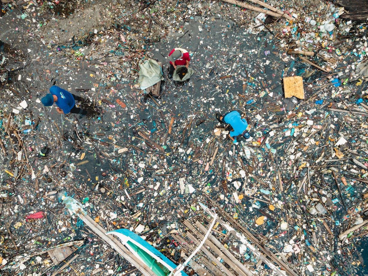 Rubbish accumulated on the shores of Manila Bay in the Philippines (C Jilson Tiu/Greenpeace Philippines/PA)