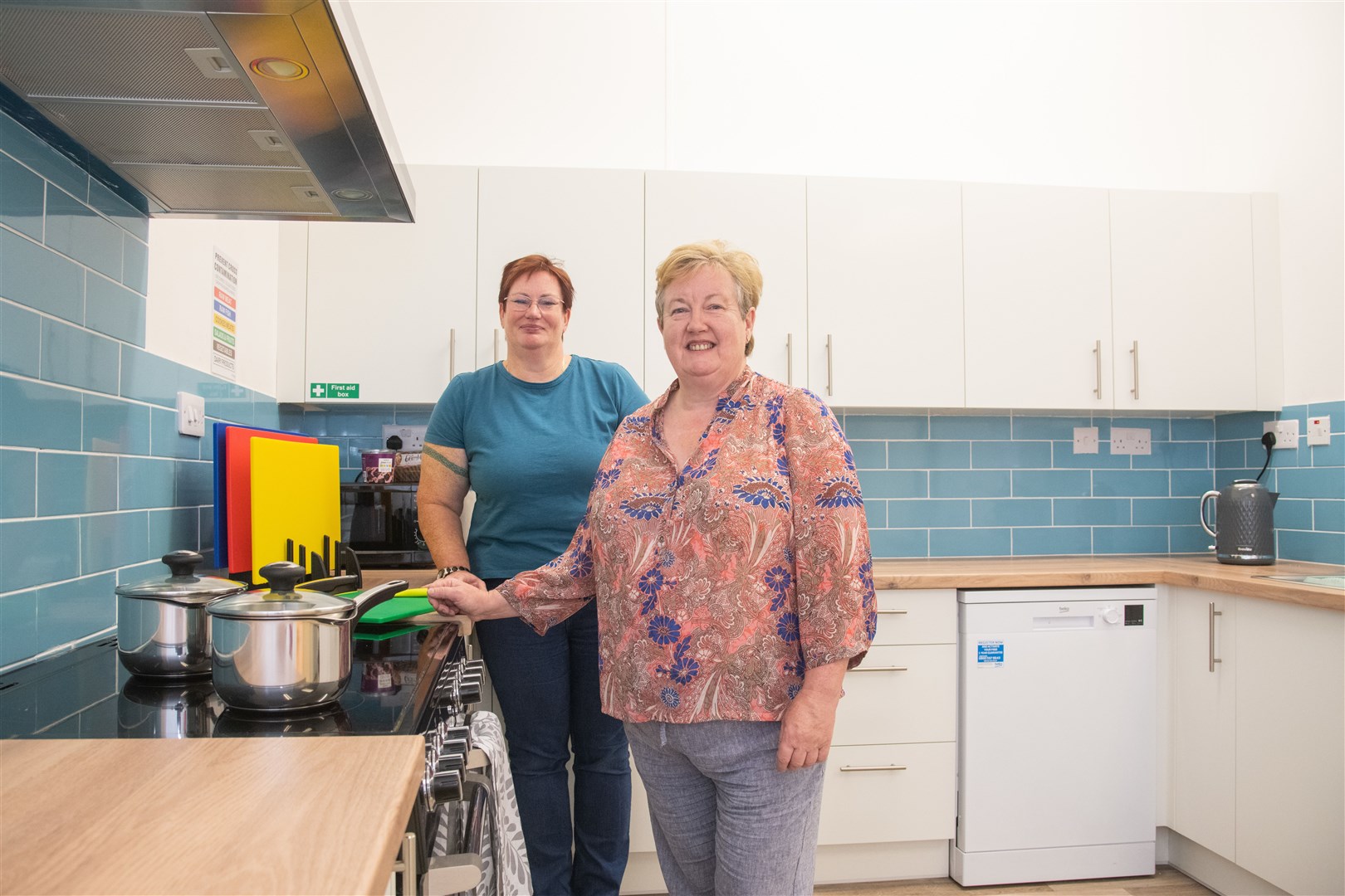 Community workers Sharon Whiteley (left) and Sandra Kennedy (right). Picture: Daniel Forsyth