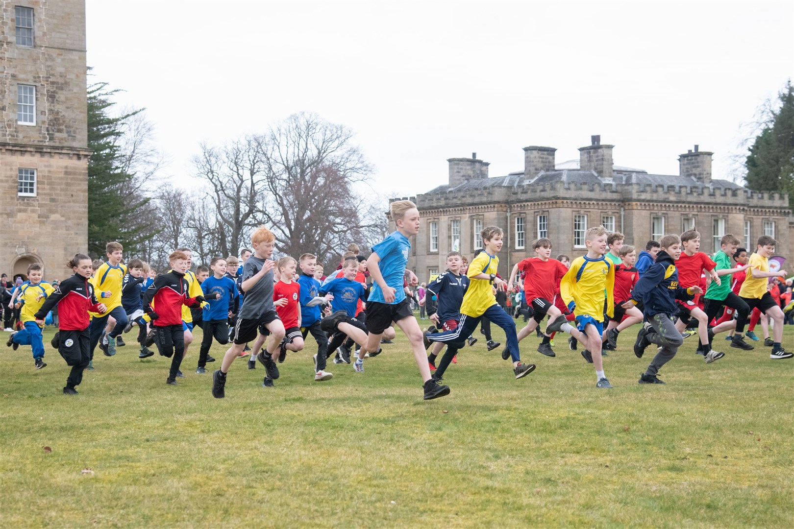 EL_PR Cross Country 2024 23Start of the Primary 6/7 Boys race.Active Schools Primary Cross Country 2024, held at Gordon Castle, Fochabers. Picture: Daniel Forsyth.