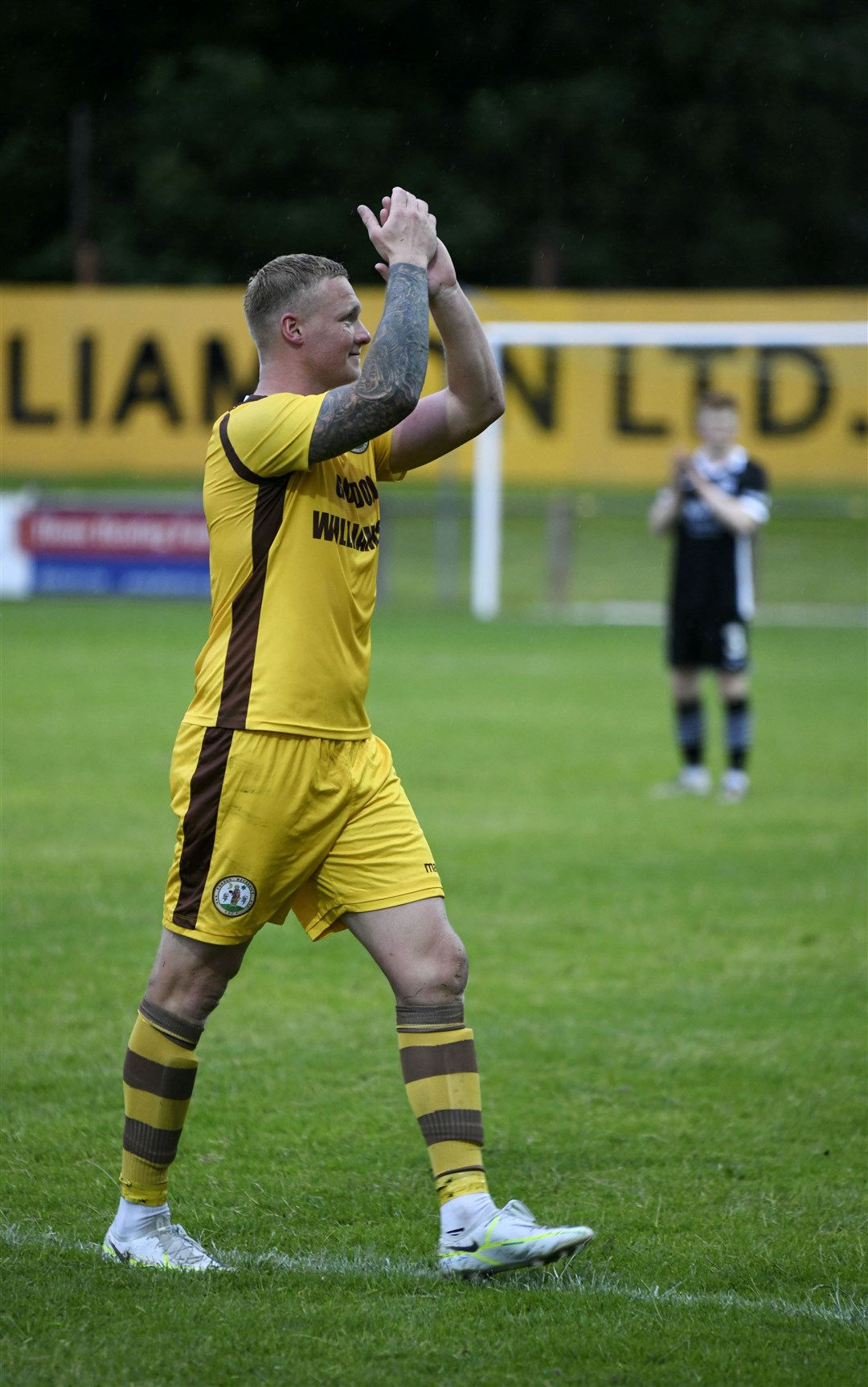 Lee Fraser goes off to a Mosset Park ovation on his testimonial. Picture: Beth Taylor.