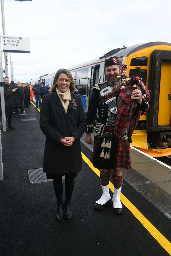 Jenny Gilruth, Transport Minister with Spud the Piper. Picture: James Mackenzie.