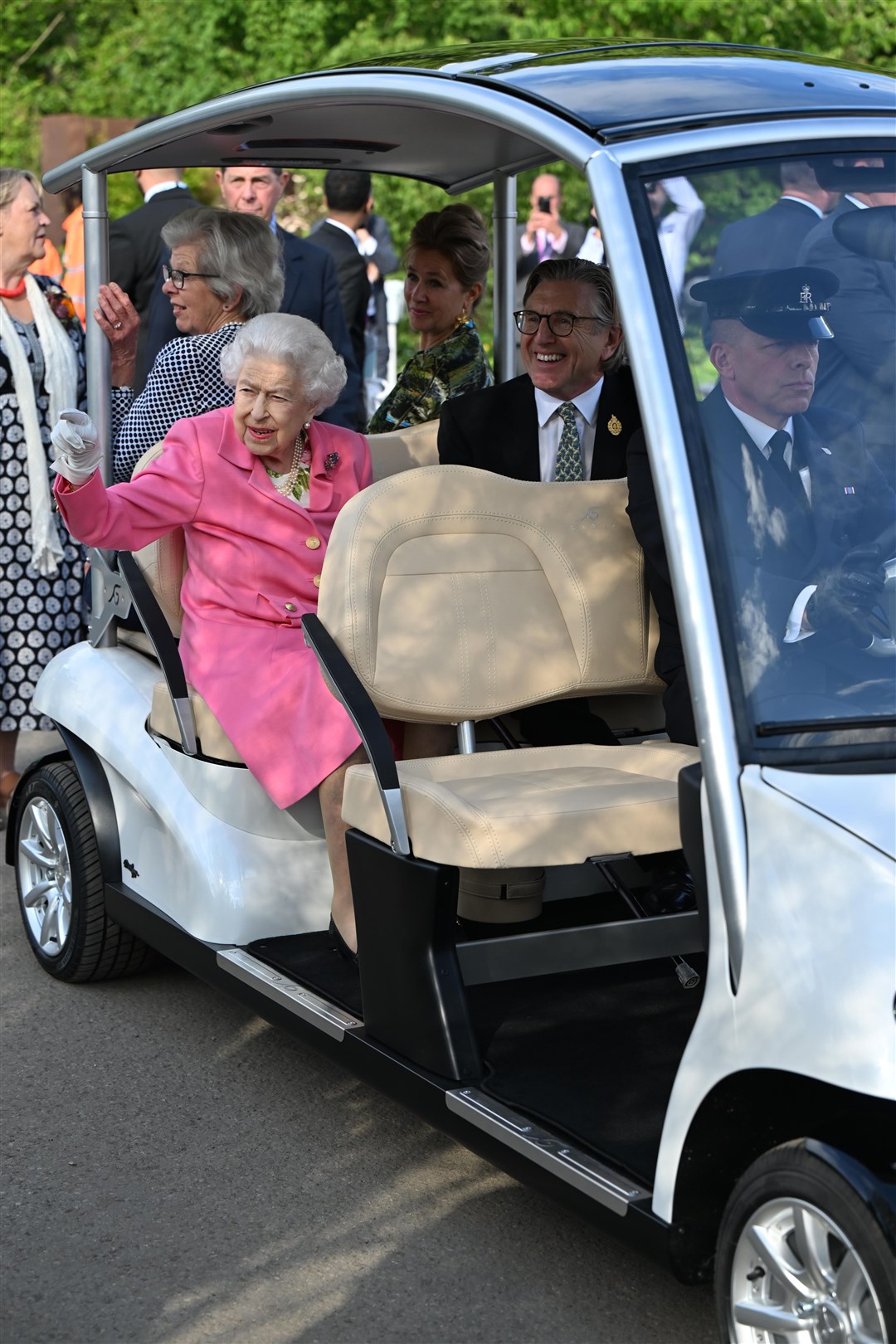 The Queen used a golf buggy to visit the Chelsea Flower Show because of her mobility problems (Paul Grover/Daily Telegraph/PA)