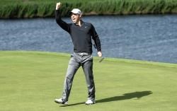 Casey celebrates his Irish Open victory: Photo by Getty Images.