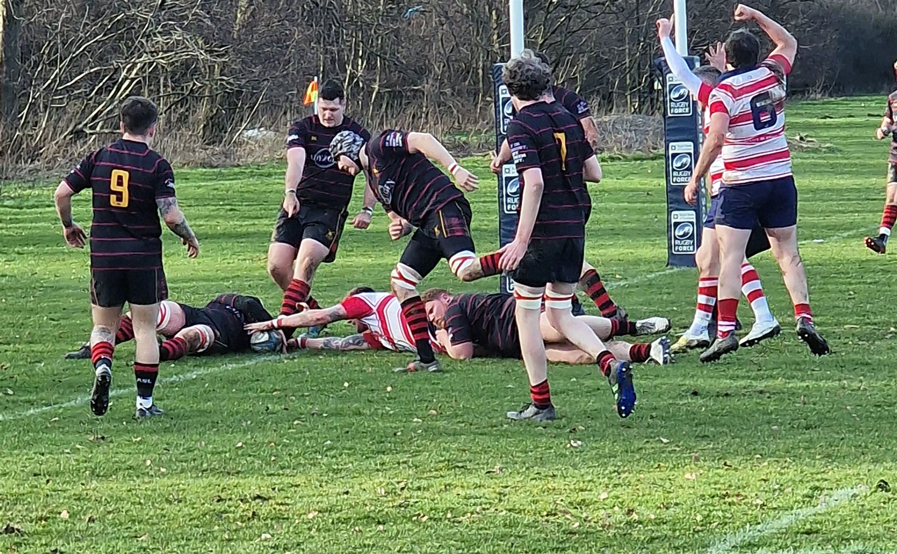 Hugh MacRae reaches out to score. Picture: Grant Mitchell