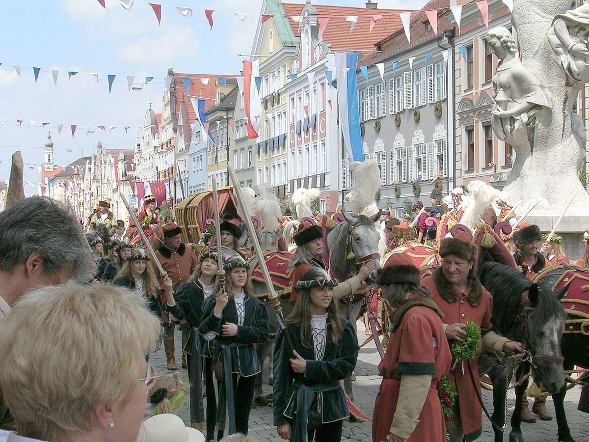 Landshuter Hochzeit, a wedding pageant in Elgin's Bavarian twin town.