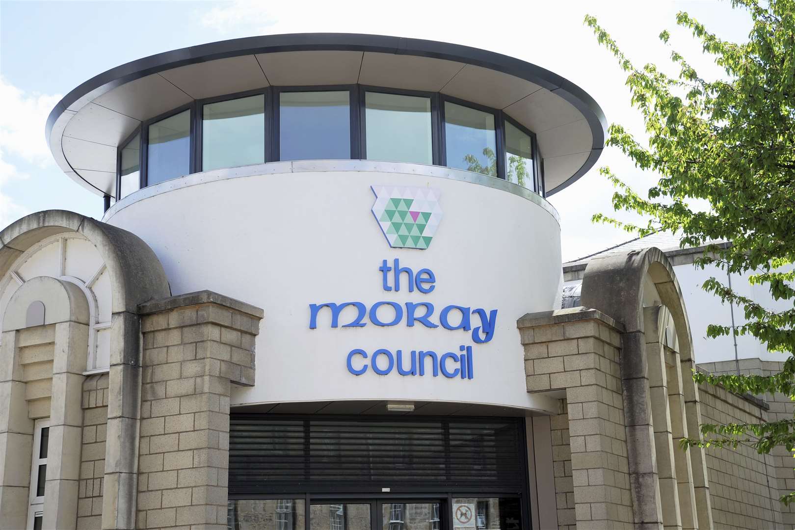 A majority of Moray councillors have voted against bringing in consultants to review the local authority's education department.