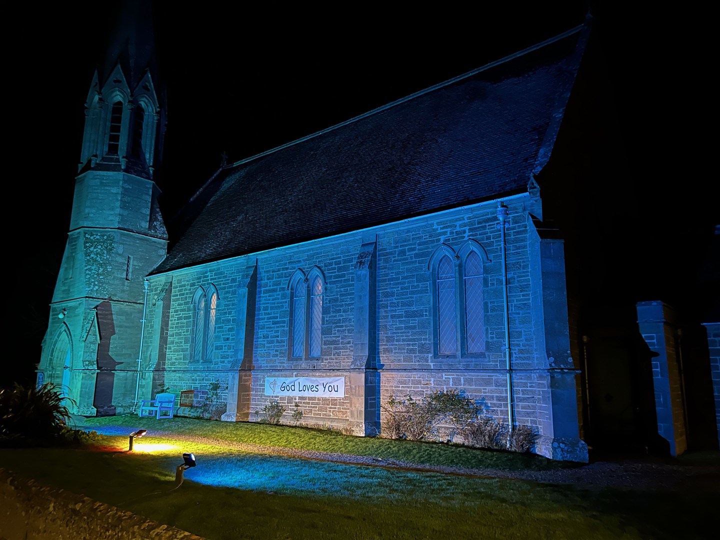 Duffus Kirk was lit up to mark World Parkinson's Day.