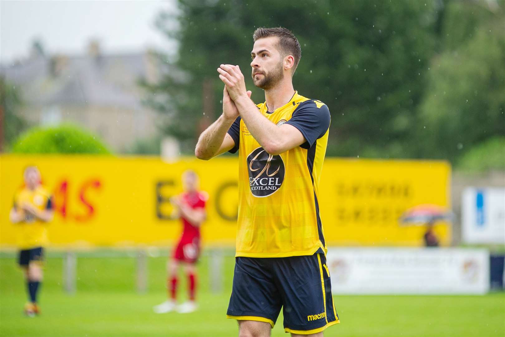 Forres Mechanics' Ross MacPherson receives a standing ovation at his testimonial. Picture: Daniel Forsyth.