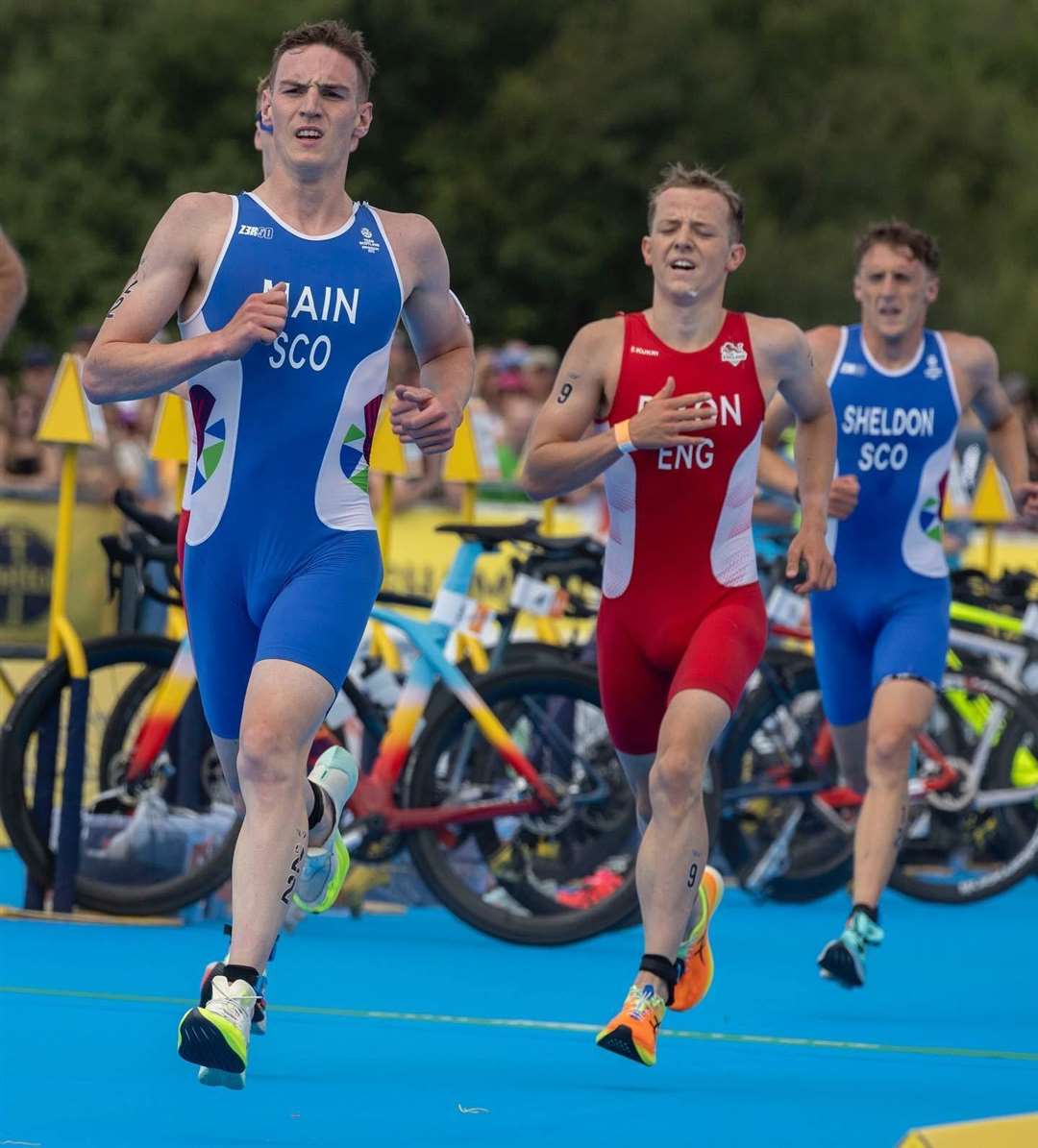 Cameron Main sets out on the final 5k run. Picture: Triathlon Scotland