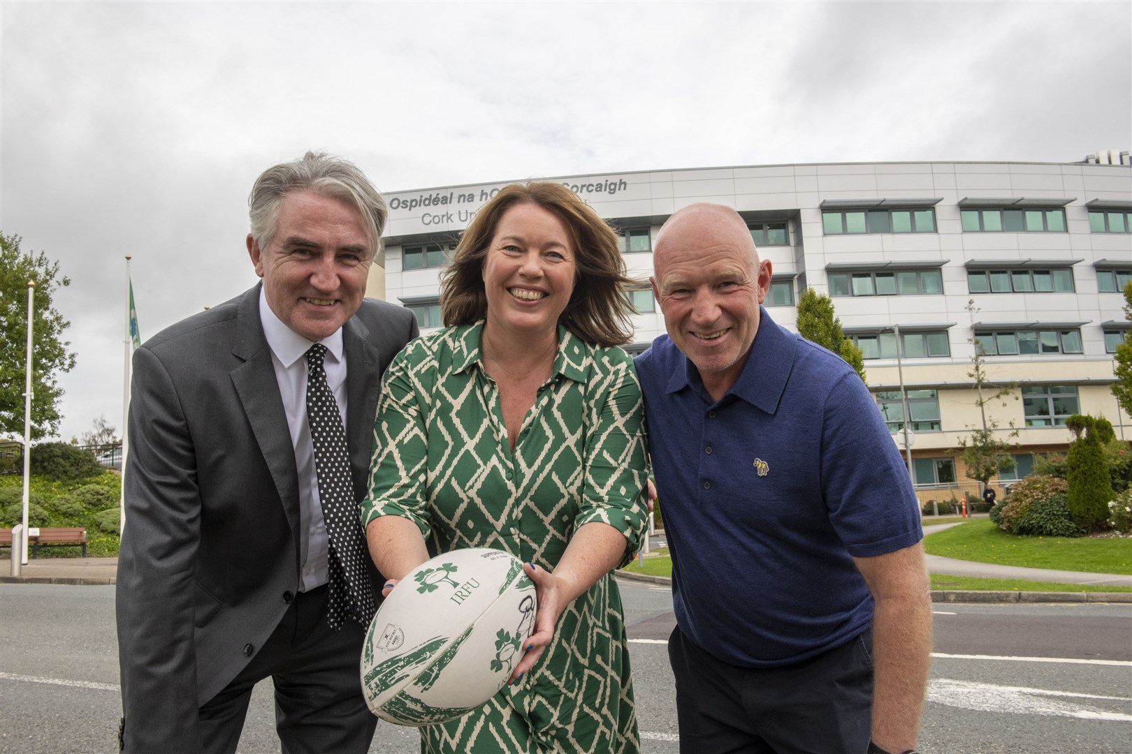 Mark Lang, right, with his wife Julie and Professor Noel Caplice of Cork University Hospital (Brian Lougheed/PA)