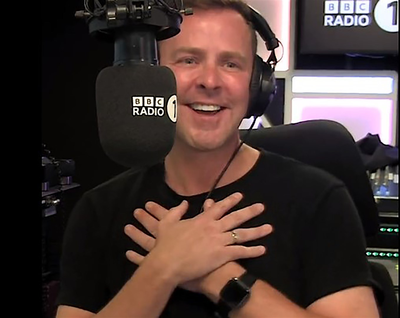 Scott Mills signs off his final Radio 1 show (BBC/PA)
