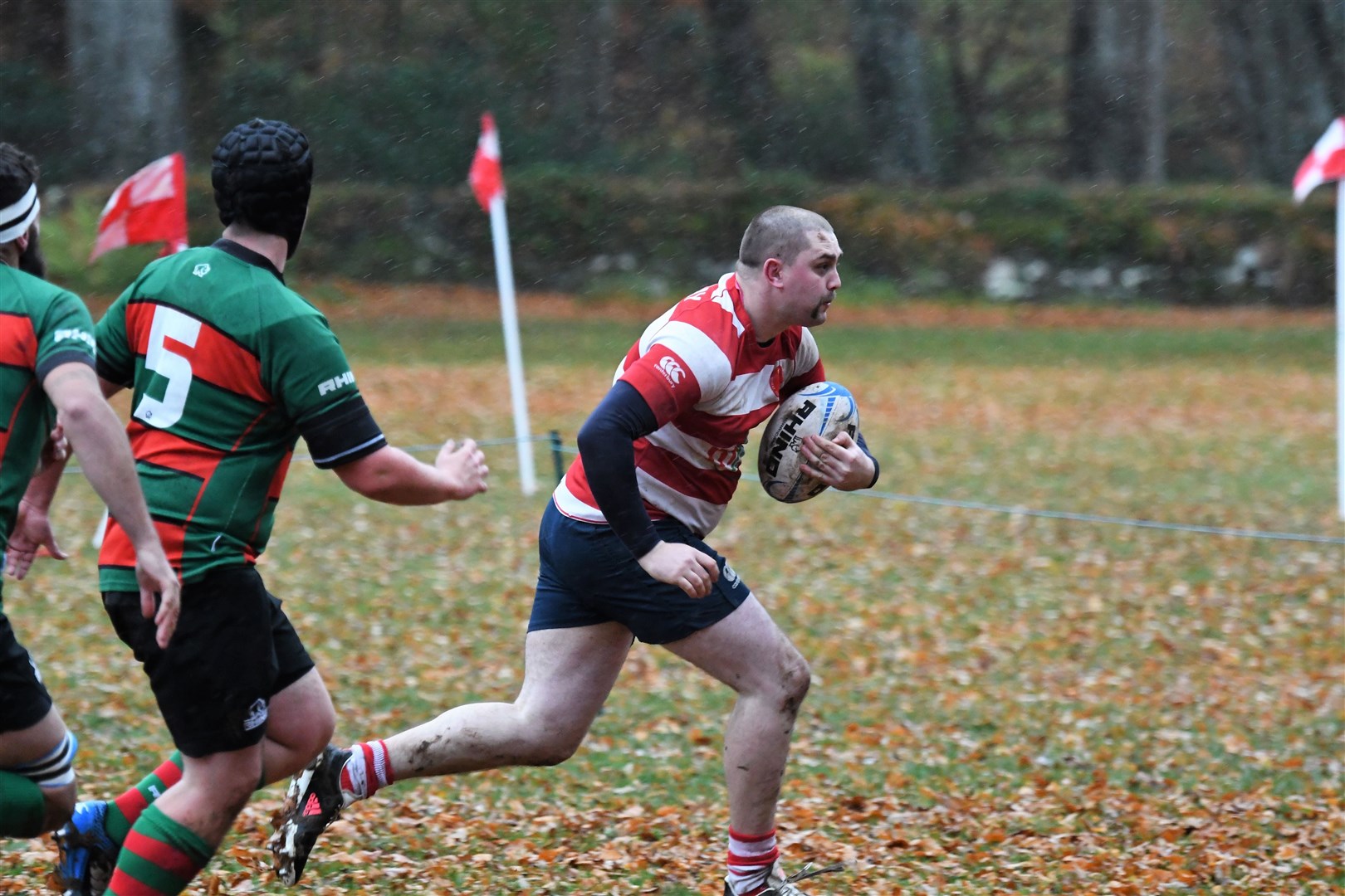 Andrew McBean breaks blind from scrum to score. Photo: James Officer