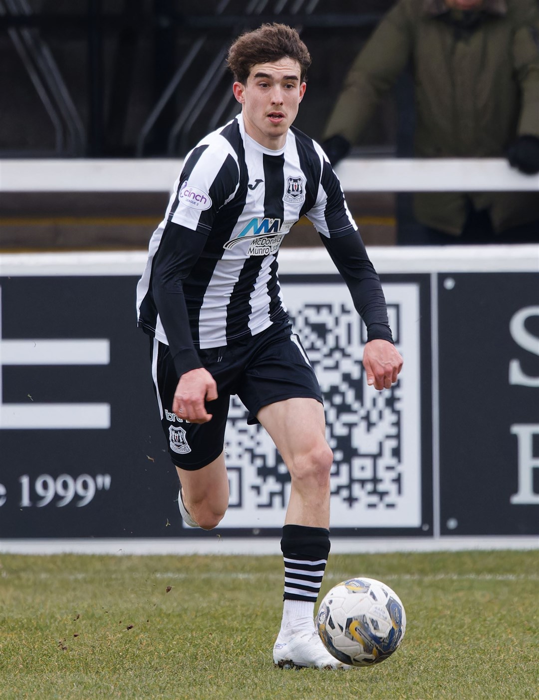 Freddy Jeffreys on the ball for Elgin City. Picture: Bob Crombie