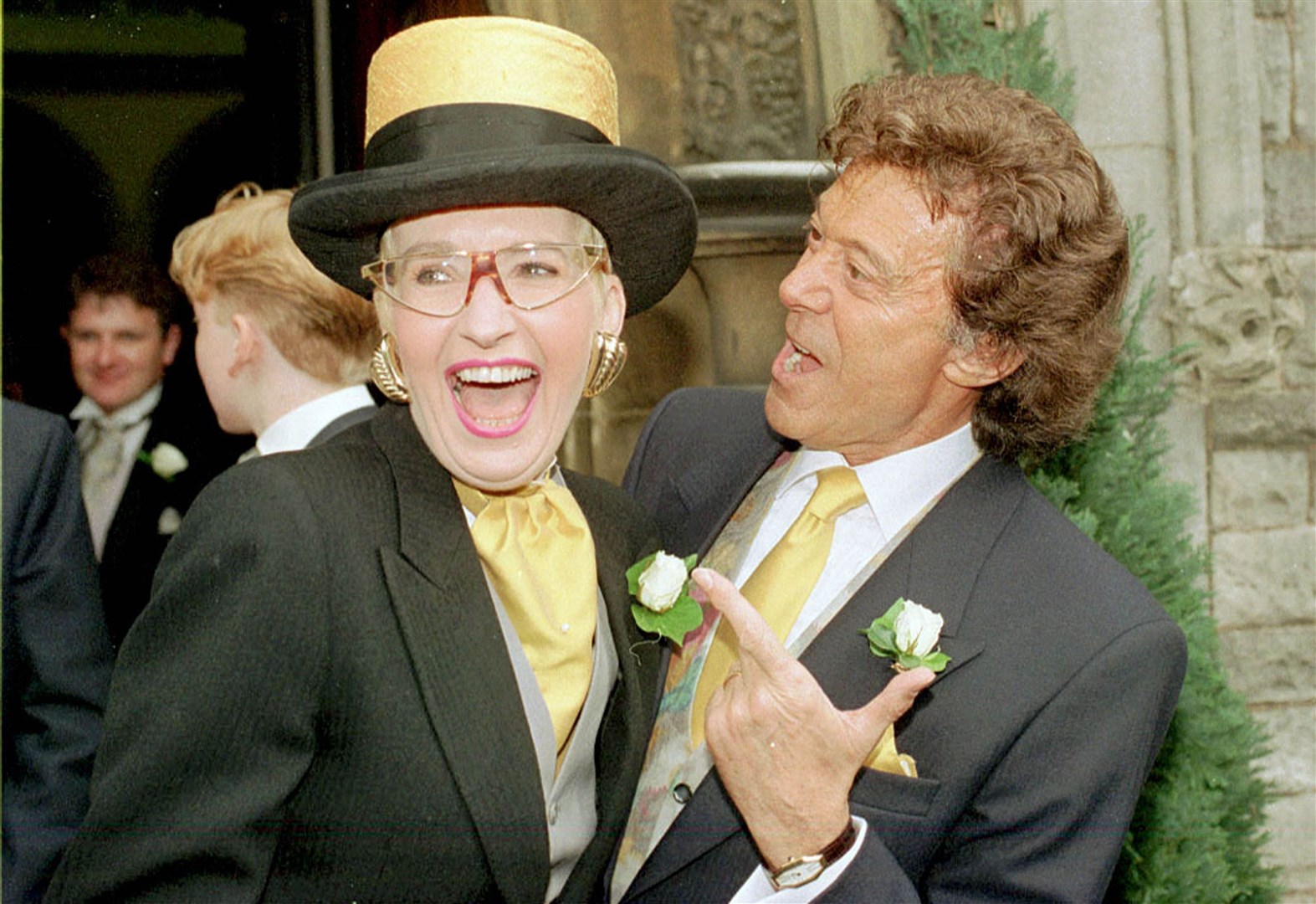 Lionel Blair with Su Pollard at the wedding Les Dennis and Amanda Holden in Bournemouth in 1995 (Tim Ockenden/PA)