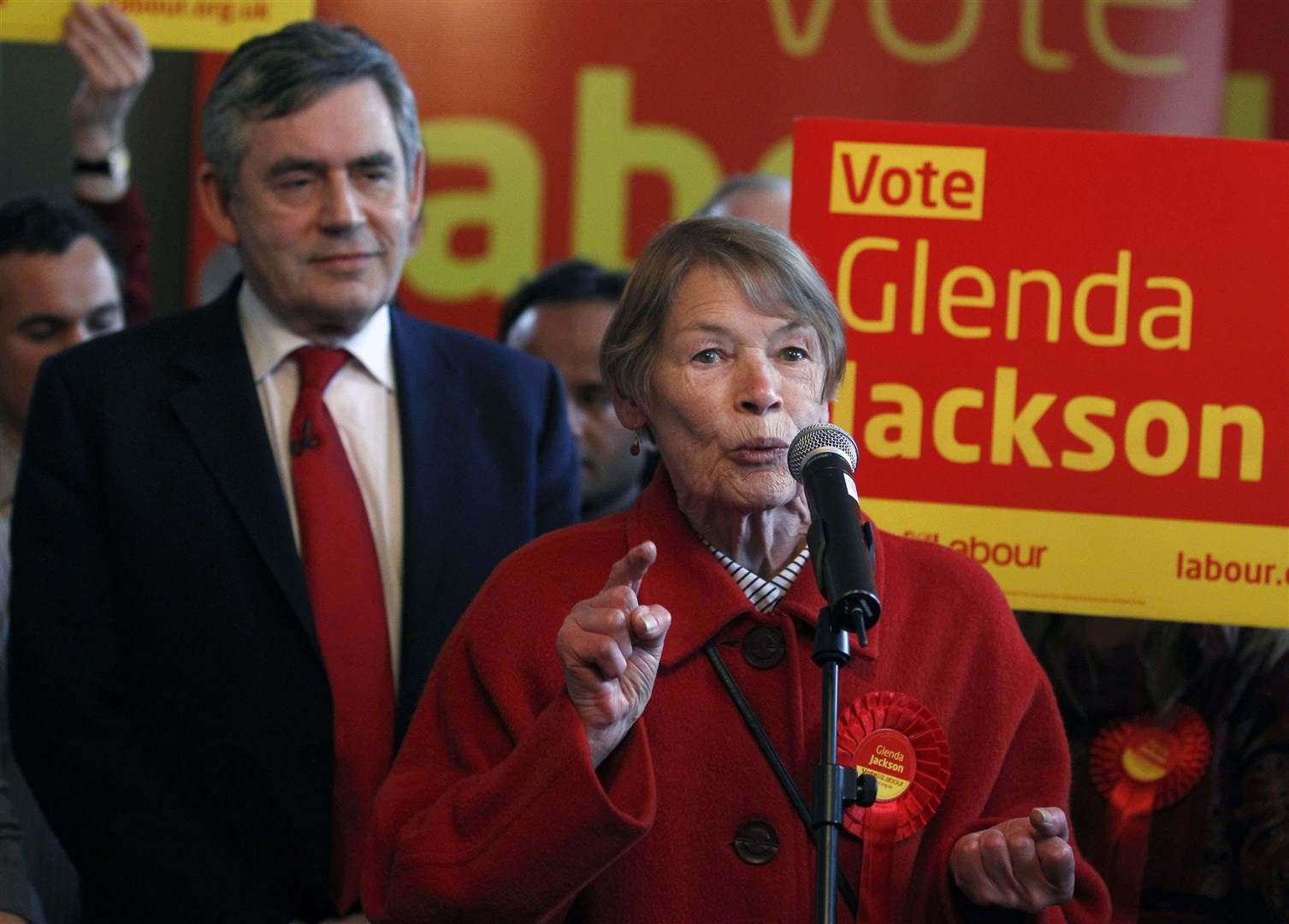 Glenda Jackson with former Labour prime minister Gordon Brown (Andrew Winning/PA)