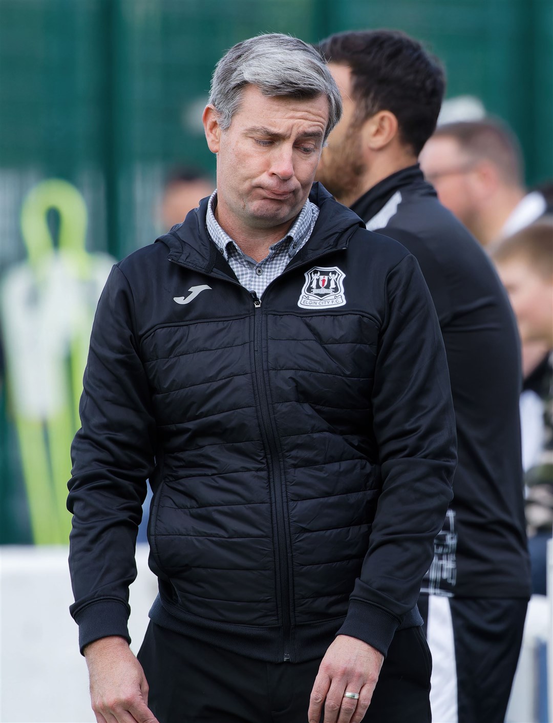 A tough afternoon for Elgin manager Barry Smith. Picture: Bob Crombie