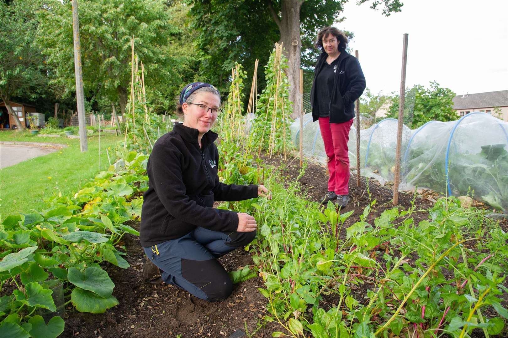 Georgia Brooker (left) and Karen Higginbottom (right) of REAP will run the sessions in the garden at Elgin's Maryhill Heath Centre. Picture: Daniel Forsyth.