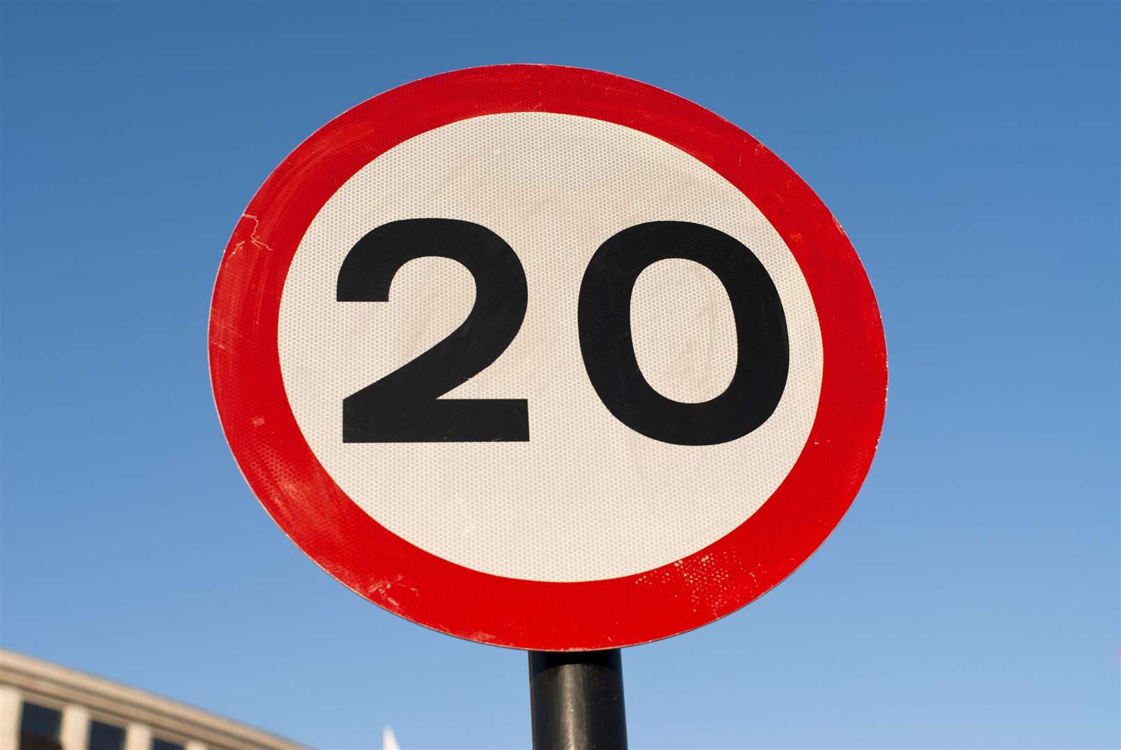 Councillors Sonya Warren and Theresa Coull have called for a report on the roll out of 20mph limits in Moray.
