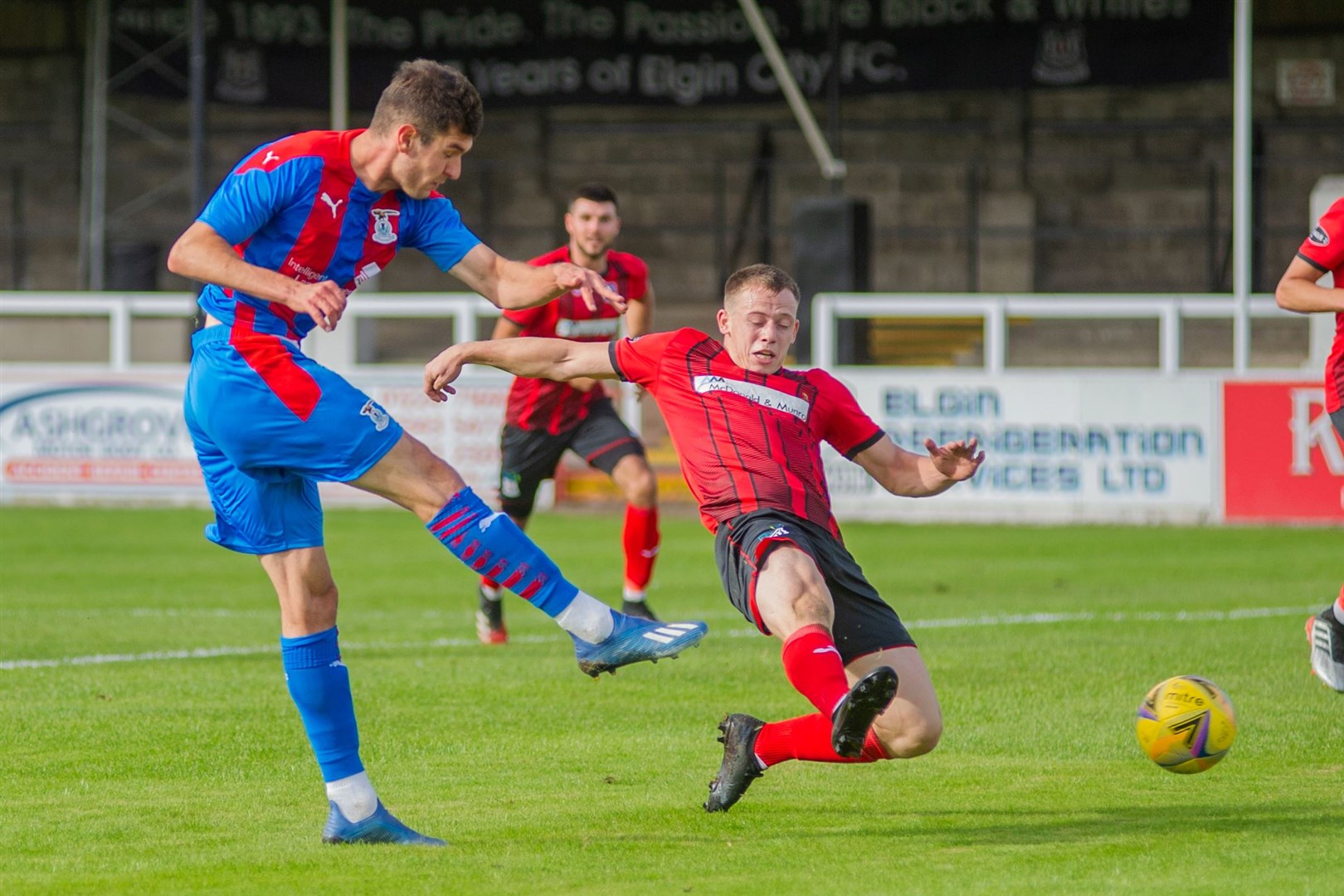 Angus Mailer (right) started for Elgin City at Queen's Park. Picture: Daniel Forsyth..