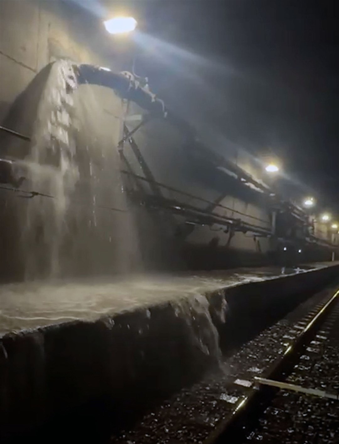 Flooding from a pipe in the Eurostar tunnel near Ebbsfleet in Kent (Southeastern/Network Rail/PA)