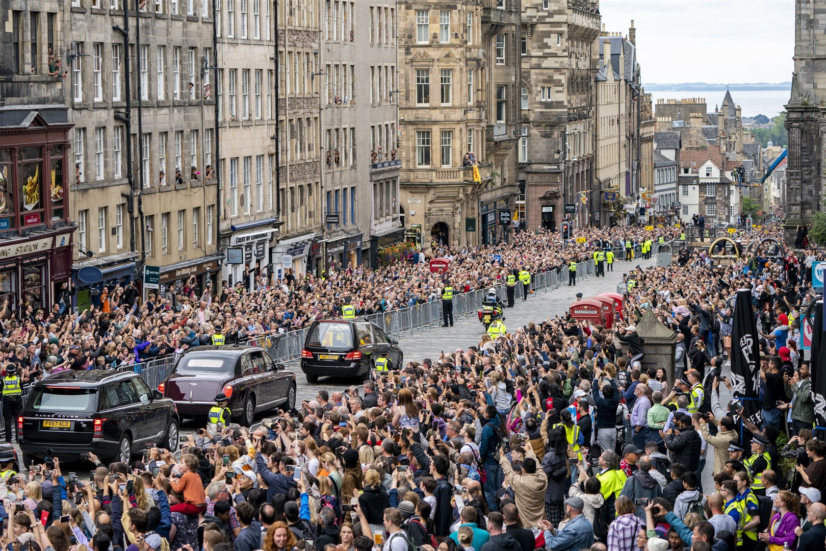 The Queen’s coffin arrived in Edinburgh on Sunday (Jane Barlow/PA)
