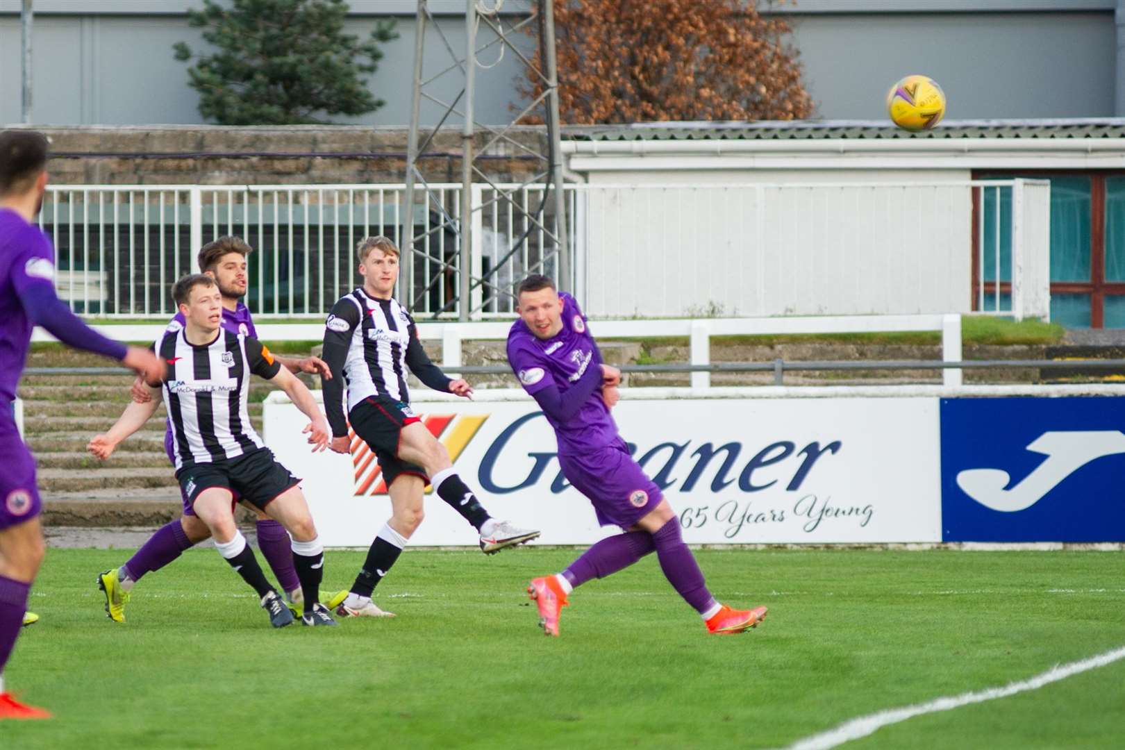 Aidan Sopel shoots home Elgin City's opening goal in last night's 3-1 win over Stirling Albion. Picture: Daniel Forsyth..