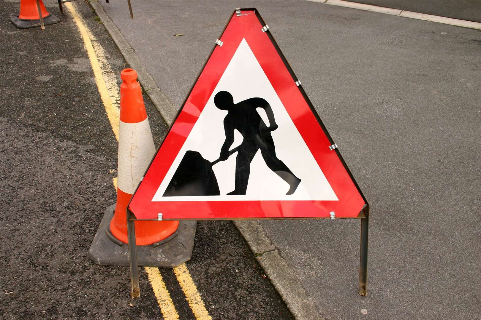 The works will cause some disruption next week with temporary traffic lights in place and a 10mph convoy system.