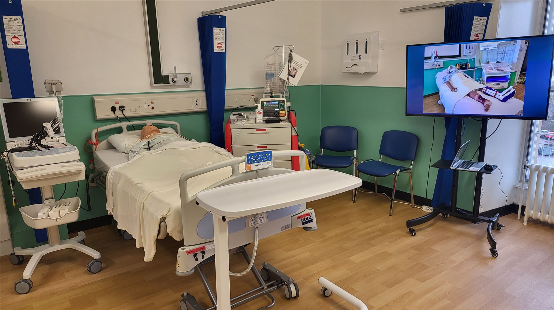 The centre features virtual wards, simulation mannequins and livestreaming technology.