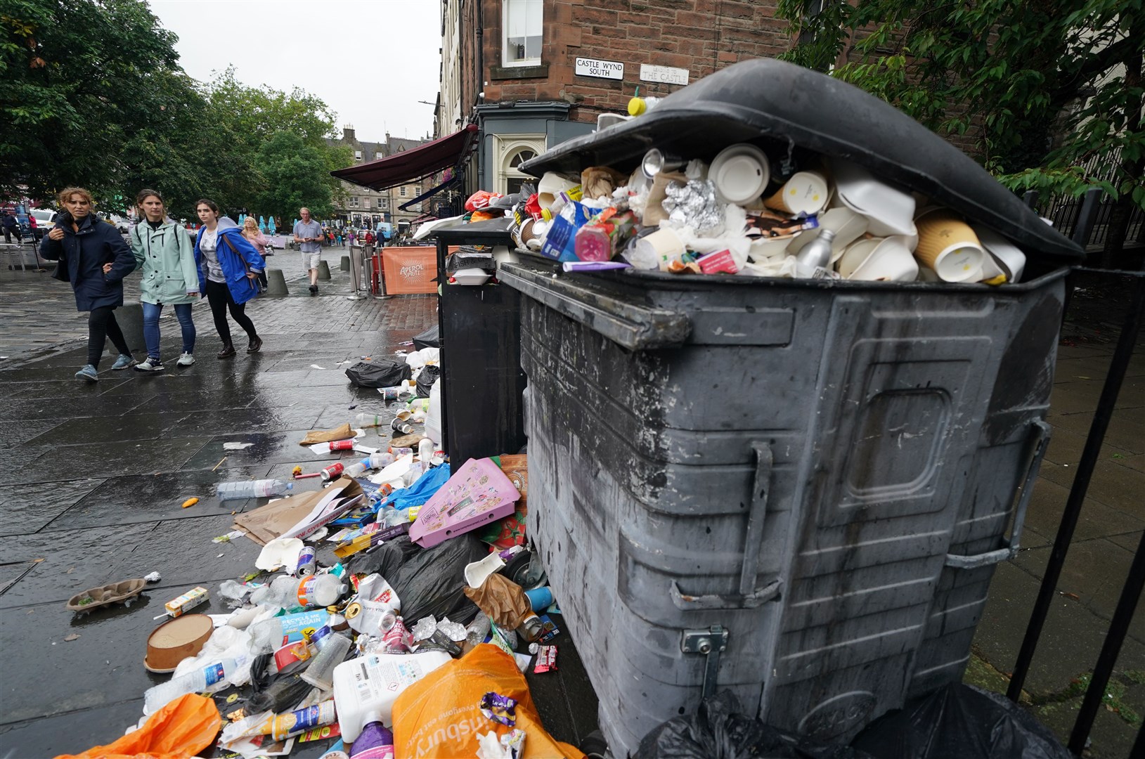 Council cleansing staff in Edinburgh have been out on strike since August 18 (Andrew Milligan/PA)