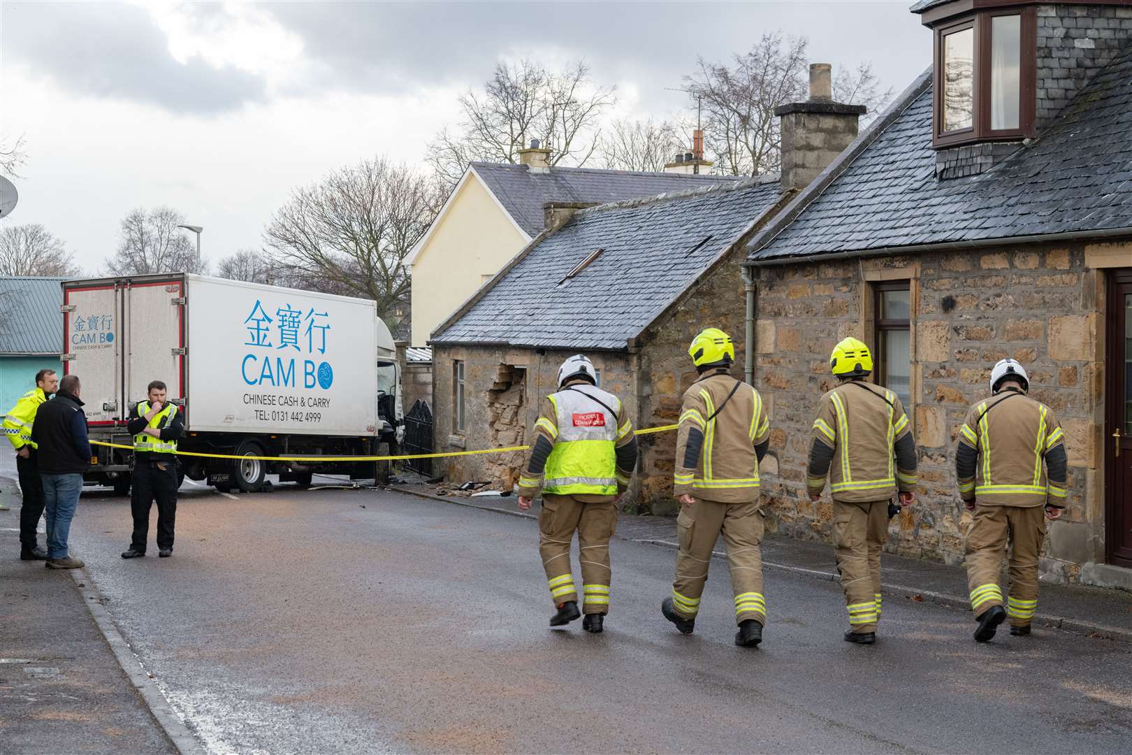 Scottish Fire & Rescue Service arrive on the scene...Picture: Beth Taylor.