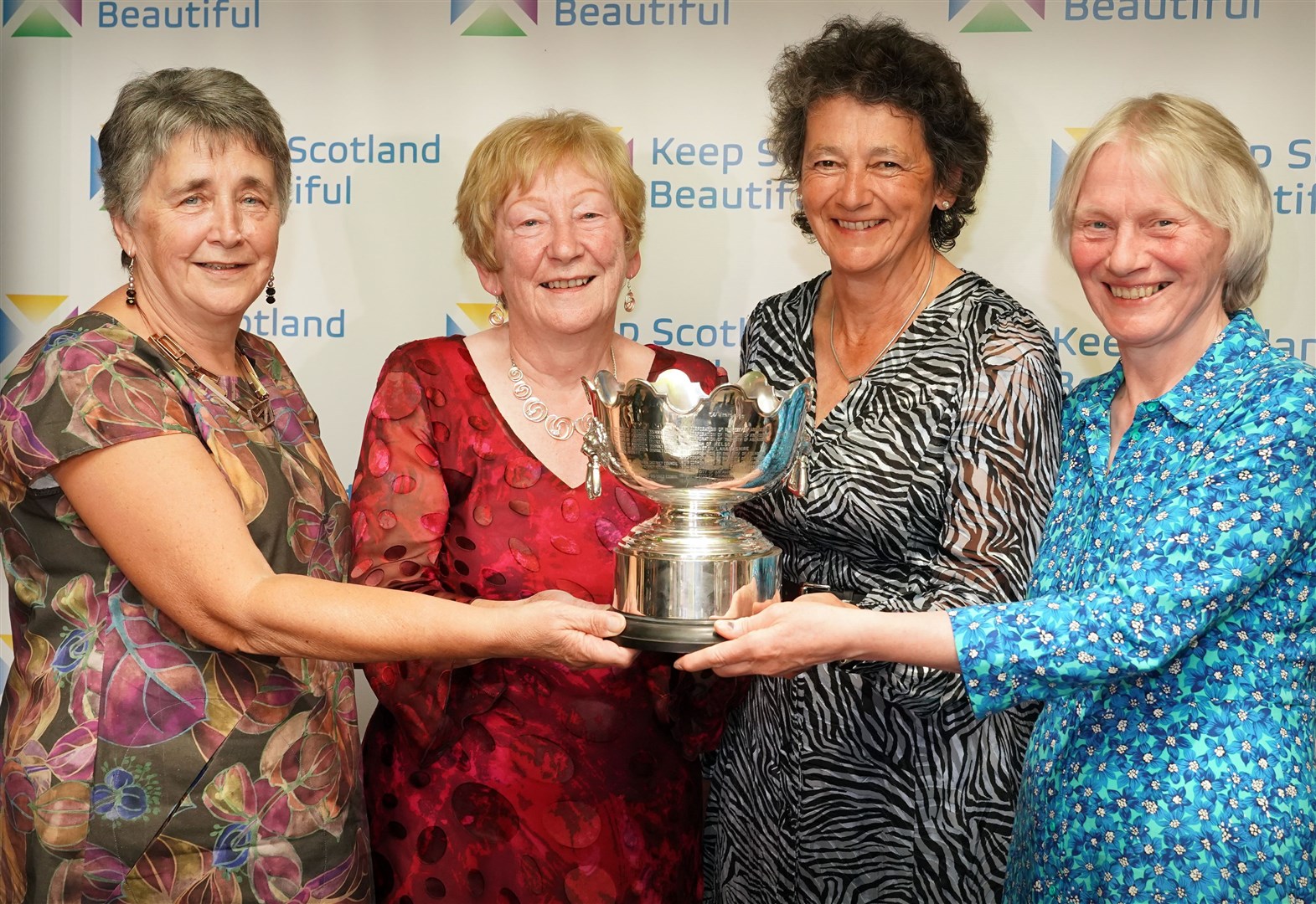 Joint Rosebowl winners Diane McGregor and Sandra Maclennan from Forres in Bloom with Libby Morris and Alex Hutchison from North Berwick in Bloom. Picture by Stewart Attwood Photography 2023