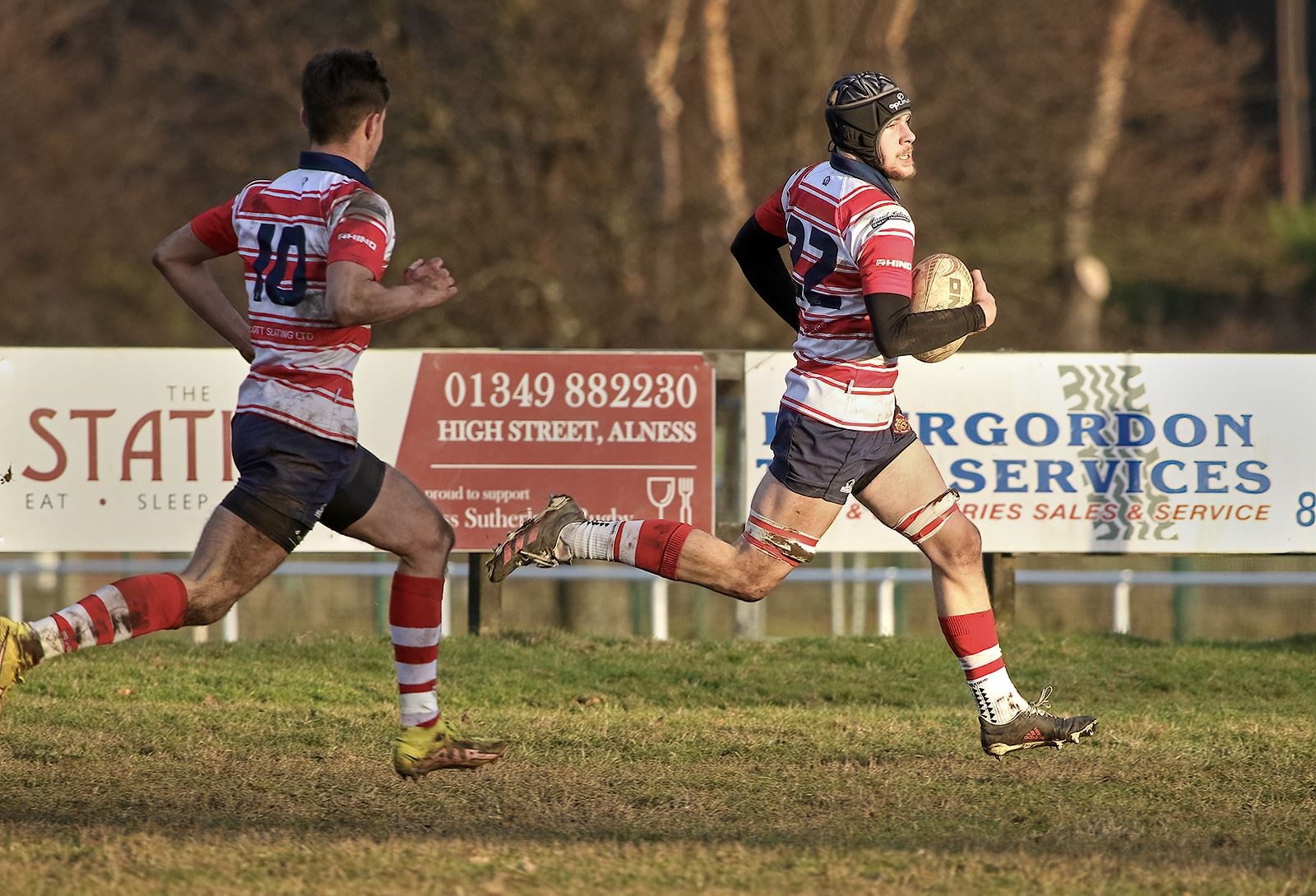 Cameron Morrison Smith runs in last try. Rory Millar in support