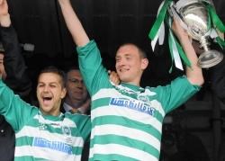 Ian Murray (left) and Michael Morrison celebrate the title success.