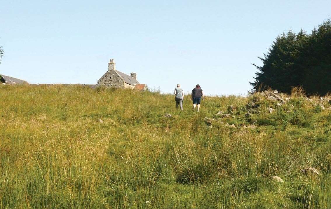 Artists Lynne Strachan and Mary Bourne exploring the Cabrach.
