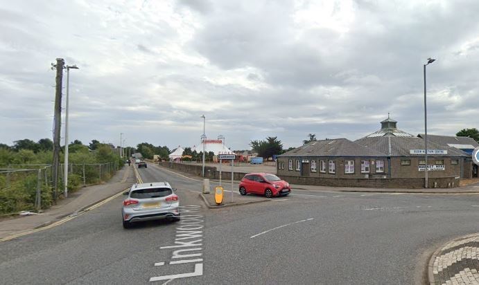 Entrance to Linkwood Road from the roundabout. Image courtesy of GoogleMaps