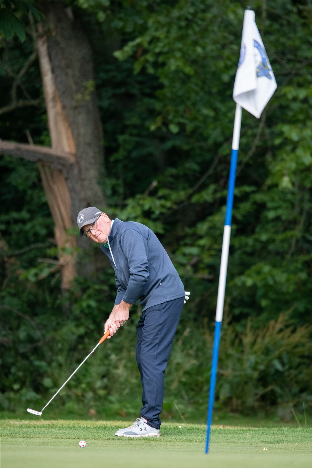 Kenny Findlay putts on the fourth hole during Friday's semi final. ..Banff's Duff House Royal Golf Club hold their 2022 5-Day Open...Picture: Daniel Forsyth..